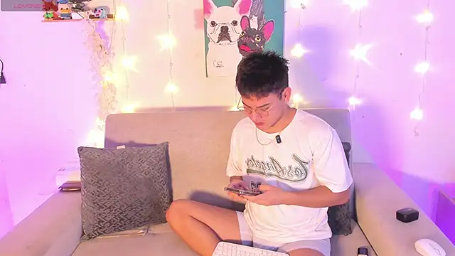 Snapshot of Young_Ben chatting on May 5, 1:41 pm Young Ben online show from May 5, 1:41 pm