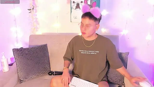 Young Ben online show from May 23, 11:42 pm