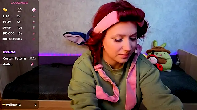 Snapshot of Mini_Lady1 chatting on November 6, 7:20 am Mini Lady1 online show from November 6, 7:20 am