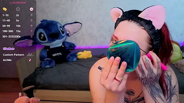 Snapshot of Mini_Lady1 chatting on November 9, 8:34 am Mini Lady1 online show from November 9, 8:34 am