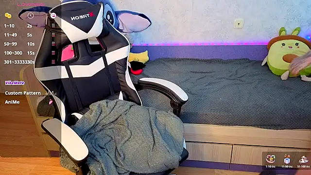 Snapshot of Mini_Lady1 chatting on November 25, 6:57 am Mini Lady1 online show from November 25, 6:57 am