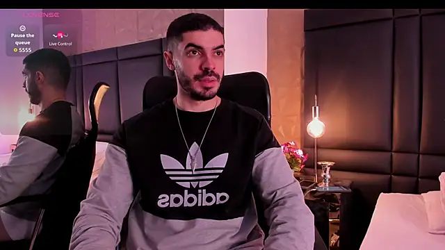 AxelThompson  online show from September 10, 11:32 am