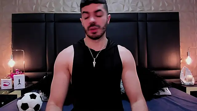 AxelThompson  online show from November 13, 11:53 am