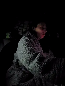 Snapshot of DarkAngelz1 chatting on November 17, 1:22 am DarkAngelz1 online show from November 17, 1:22 am