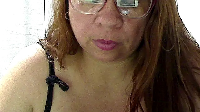 Snapshot of luciana69hot chatting on May 11, 10:51 pm luciana69hot online show from May 11, 10:51 pm