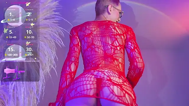 Snapshot of liiamluna_ chatting on October 2, 9:27 am liiamluna online show from October 2, 9:27 am