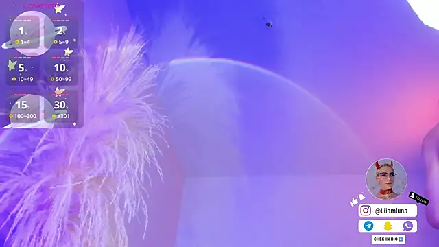 Snapshot of liiamluna_ chatting on October 26, 9:26 am liiamluna online show from October 26, 9:26 am