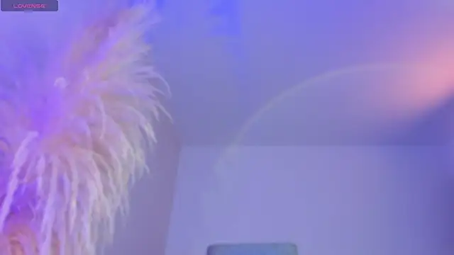 Snapshot of liiamluna_ chatting on November 11, 9:09 am liiamluna online show from November 11, 9:09 am