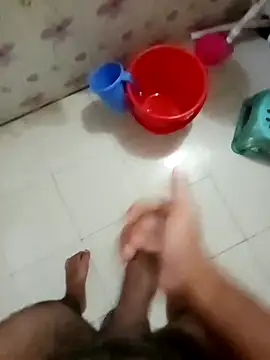 Snapshot of zim200 chatting on October 4, 1:25 am zim200 online show from October 4, 1:25 am