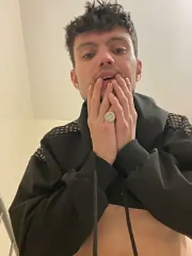 Snapshot of papipablow chatting on December 14, 4:29 am papipablow online show from December 14, 4:29 am