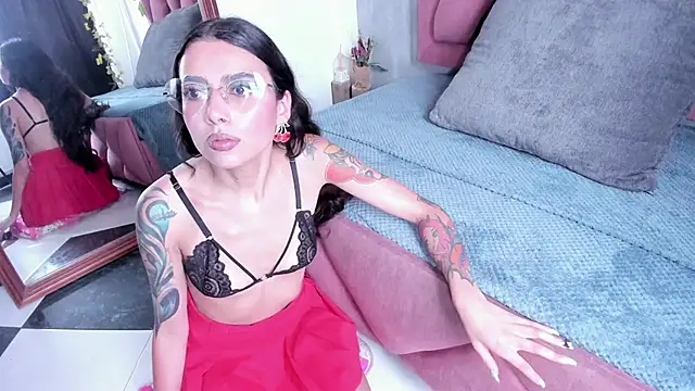 viollettaa  online show from December 16, 6:57 pm