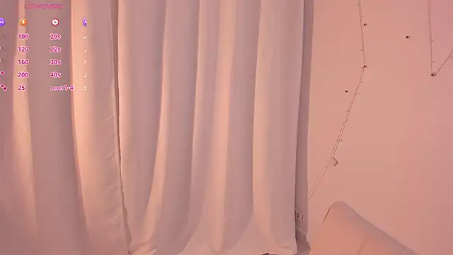 Snapshot of Ash_Hasmy chatting on October 29, 12:18 pm Ash Hasmy online show from October 29, 12:18 pm