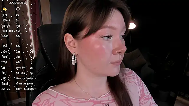 Snapshot of Ash_Hasmy chatting on December 17, 12:22 pm Ash Hasmy online show from December 17, 12:22 pm