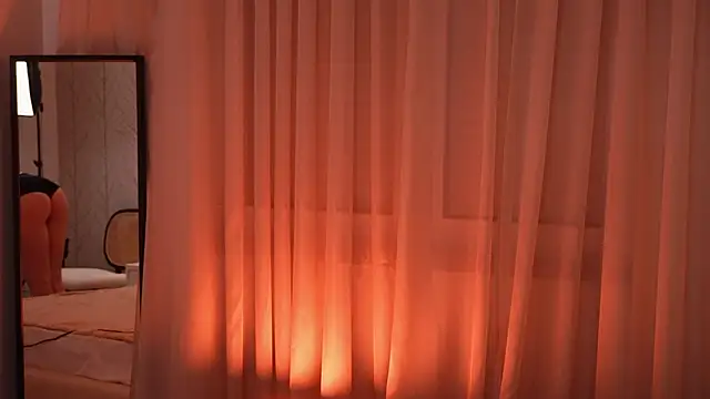 LiaGotti online show from November 6, 7:15 pm