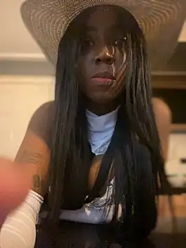 Snapshot of Alexia_24 chatting on November 1, 3:30 am Alexia 24 online show from November 1, 3:30 am