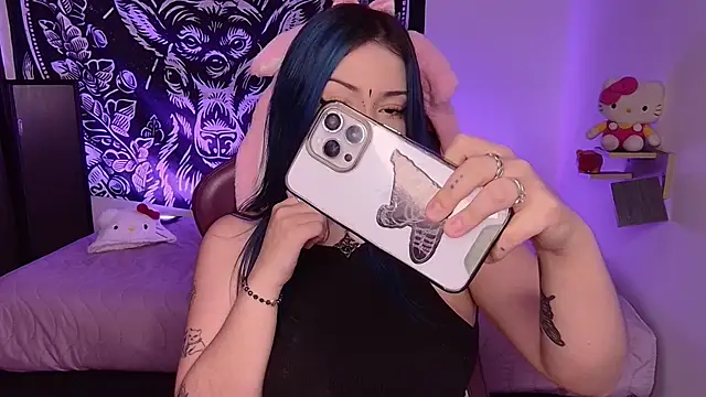 Snapshot of revenmiller_ chatting on September 17, 2:30 pm revenmiller online show from September 17, 2:30 pm