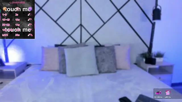 Snapshot of revenmiller_ chatting on December 3, 7:34 pm revenmiller online show from December 3, 7:34 pm