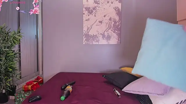 Snapshot of Hailey-Fox chatting on December 3, 10:19 pm Hailey-Fox online show from December 3, 10:19 pm