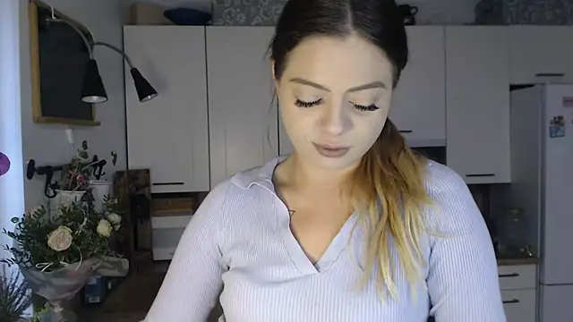 Snapshot of BuffyxLUST chatting on September 17, 6:59 am BuffyxLUST online show from September 17, 6:59 am