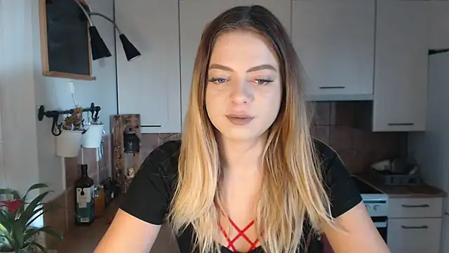 Snapshot of BuffyxLUST chatting on October 21, 7:20 am BuffyxLUST online show from October 21, 7:20 am