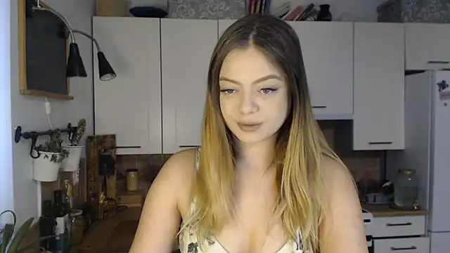 Snapshot of BuffyxLUST chatting on January 12, 7:57 am BuffyxLUST online show from January 12, 7:57 am