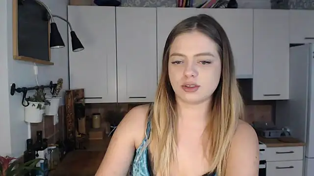 Snapshot of BuffyxLUST chatting on January 19, 3:38 pm BuffyxLUST online show from January 19, 3:38 pm