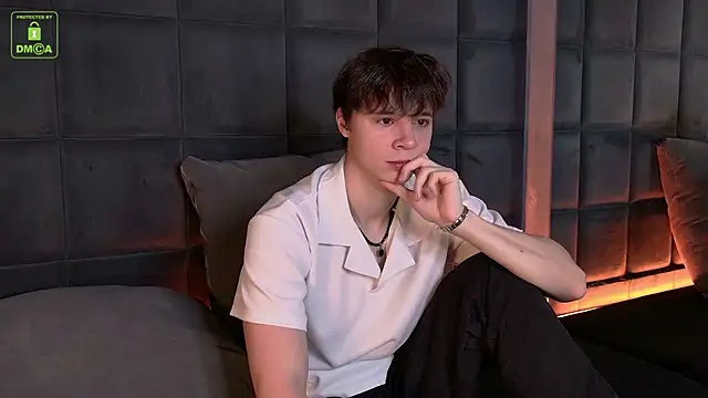 Snapshot of AnthonyHall chatting on November 26, 10:27 am AnthonyHall online show from November 26, 10:27 am