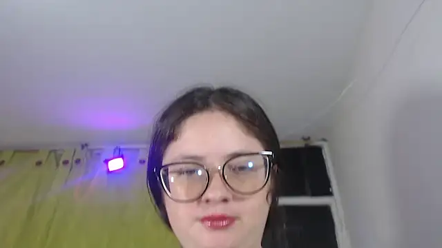 KrystalAdams online show from June 6, 1:49 pm