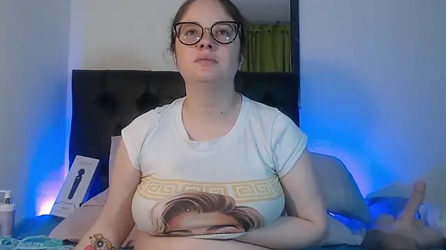 KrystalAdams online show from July 18, 2:32 pm