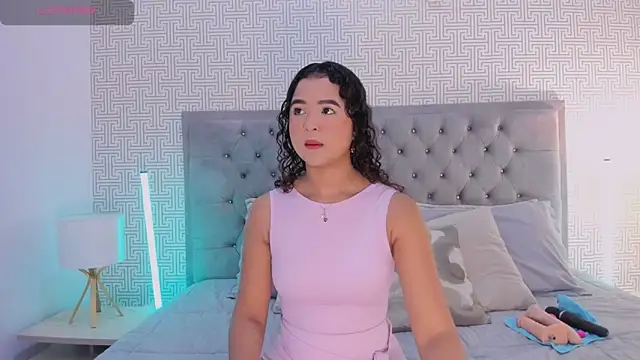 Snapshot of Evaa_Lunna_ chatting on May 20, 8:26 pm Evaa Lunna online show from May 20, 8:26 pm