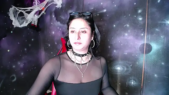 CristaldelLeon s online show from October 1, 8:04 pm