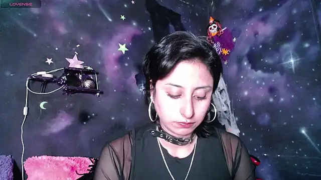 CristaldelLeon s online show from October 17, 7:27 pm