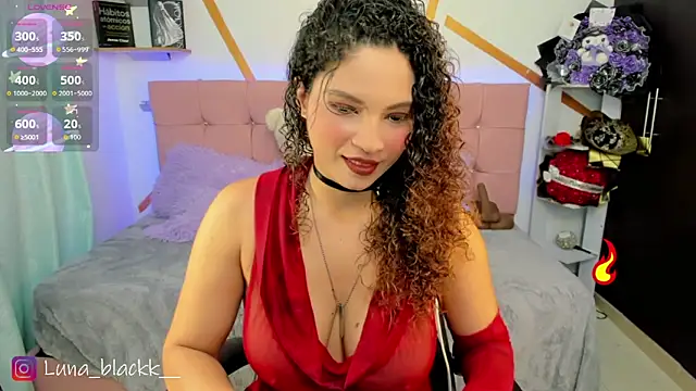 Snapshot of Luna_blackk chatting on June 18, 9:08 pm Luna blackk online show from June 18, 9:08 pm
