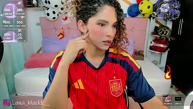 Snapshot of Luna_blackk chatting on July 6, 8:11 pm Luna blackk online show from July 6, 8:11 pm