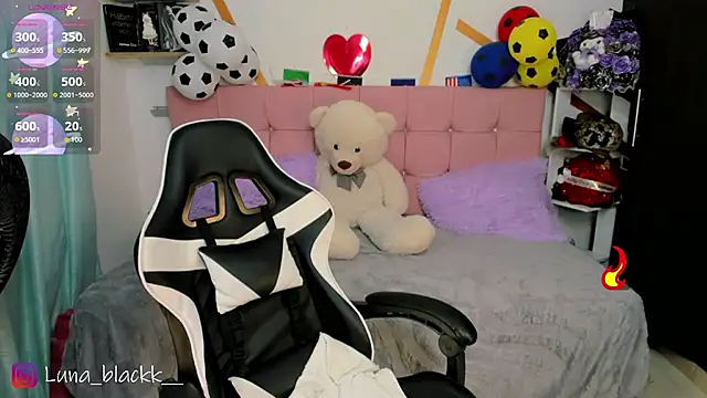 Snapshot of Luna_blackk chatting on July 15, 9:09 pm Luna blackk online show from July 15, 9:09 pm