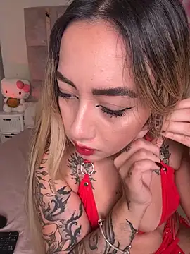 Snapshot of Becca_Johnson_u chatting on October 22, 2:12 am Becca Johnson u online show from October 22, 2:12 am