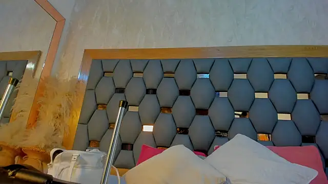 juliette pretty  online show from September 20, 8:21 pm