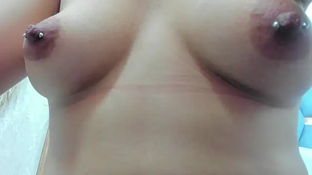 juliette pretty  online show from September 29, 7:30 pm