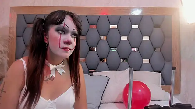 juliette pretty  online show from October 17, 9:06 pm