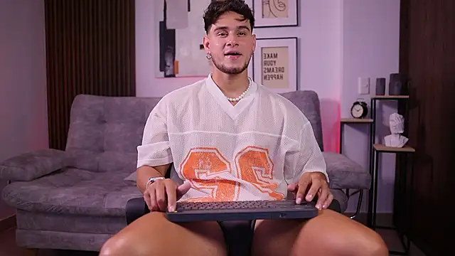 DaviesBrown online show from November 14, 9:02 pm