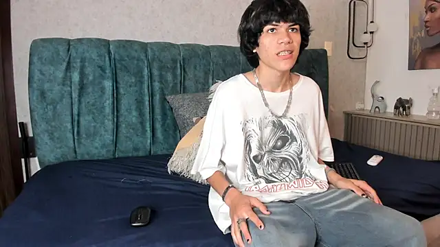 Snapshot of Diamond_twink chatting on June 12, 3:22 pm Diamond twink online show from June 12, 3:22 pm