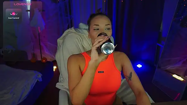 Snapshot of SPICY_KIM chatting on October 31, 5:08 am SPICY KIM online show from October 31, 5:08 am