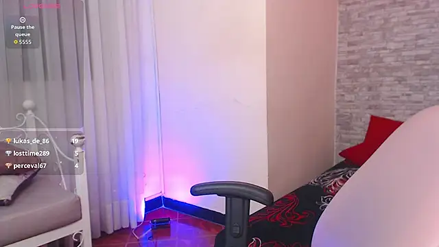 Stephany Rodriguez online show from October 27, 11:58 am