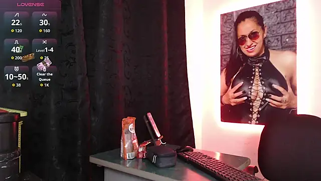 Snapshot of holydeath_1 chatting on October 15, 10:10 pm holydeath 1 online show from October 15, 10:10 pm