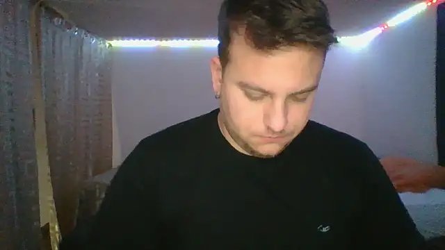 Snapshot of billy125thor chatting on December 23, 7:50 am billy125thor online show from December 23, 7:50 am