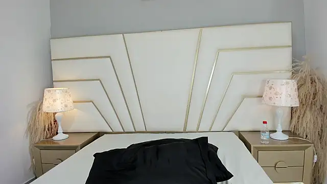 Lucianaa Collins online show from December 3, 12:36 pm