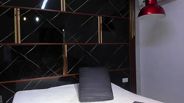 Snapshot of HannyThompson chatting on November 8, 12:16 pm HannyThompson online show from November 8, 12:16 pm