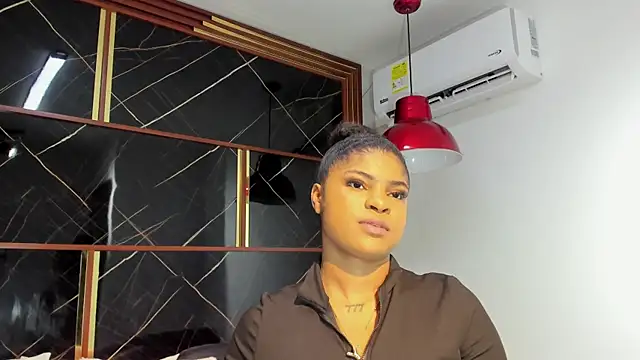 Snapshot of HannyThompson chatting on November 12, 7:13 pm HannyThompson online show from November 12, 7:13 pm