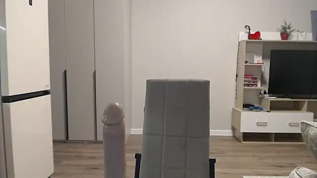 EleanoraDream online show from February 20, 1:11 pm