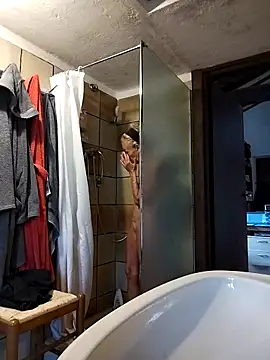 Snapshot of clarabell4 chatting on September 17, 5:42 am clarabell4 online show from September 17, 5:42 am